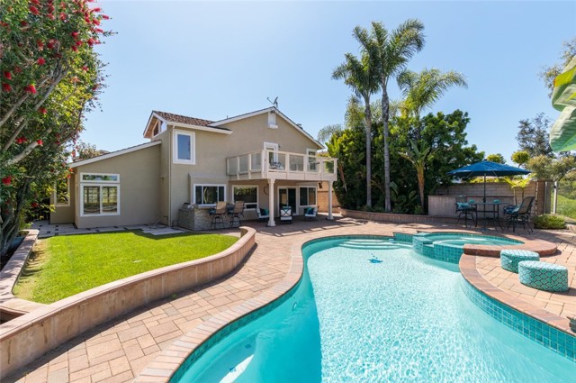 Private Backyard & Pool