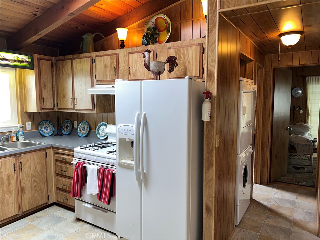 https://media.crmls.org/medias/cada920f-5be9-4572-b335-db06574b4ae0.jpg?preset=X-Large