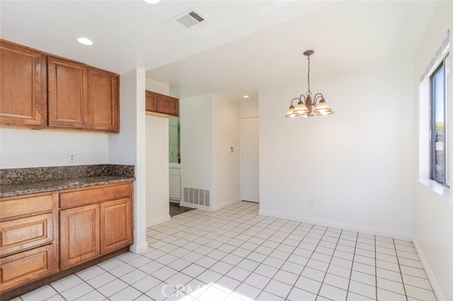 Detail Gallery Image 8 of 36 For 4906 Pacifica Ave, Palmdale,  CA 93552 - 4 Beds | 2 Baths
