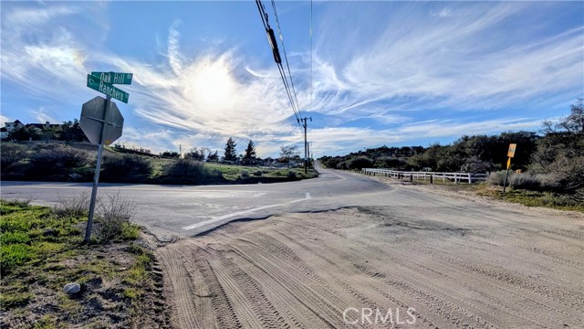 Detail Gallery Image 13 of 15 For 10735 Ranchero Rd, Oak Hills,  CA 92344 - – Beds | – Baths