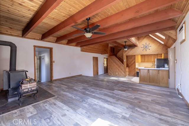 Detail Gallery Image 5 of 33 For 817 E Mountain View Bld, Big Bear City,  CA 92314 - 3 Beds | 2 Baths