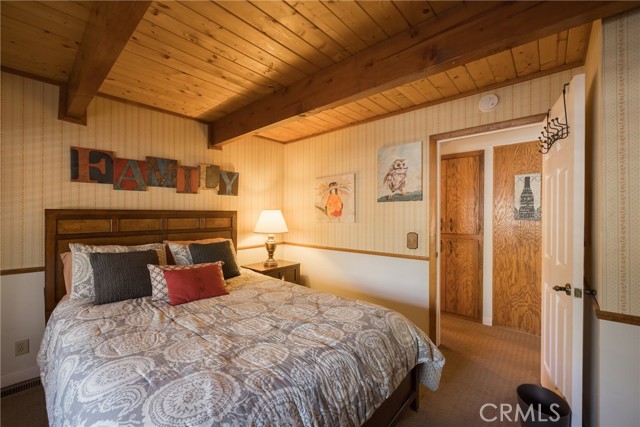 301 Downey Drive, Big Bear City CA: https://media.crmls.org/medias/cadbf07e-d42e-4d10-b470-391865c04325.jpg