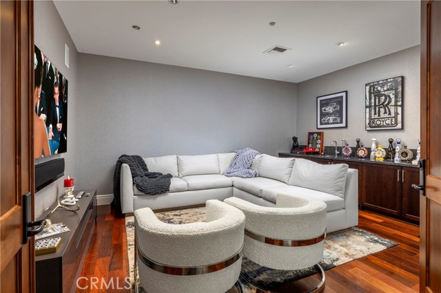 Image 38 of 57 For 345 Colorado Boulevard 404