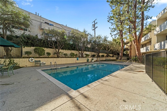 Detail Gallery Image 31 of 37 For 10650 Holman Ave #107,  Los Angeles,  CA 90024 - 2 Beds | 2 Baths