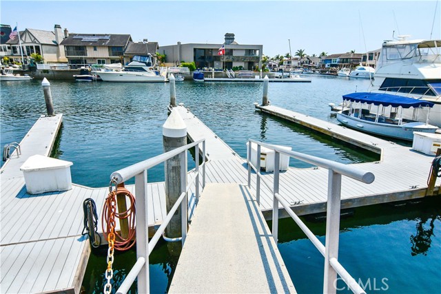 16178 Bimini Lane, Huntington Beach CA: https://media.crmls.org/medias/cadcda4e-d6c1-482c-a21e-382d8f18e298.jpg