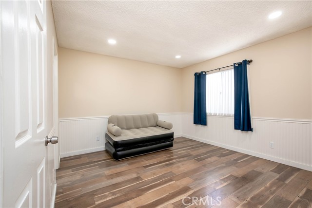 Detail Gallery Image 8 of 18 For 26922 Flo, Canyon Country,  CA 91351 - 2 Beds | 2 Baths