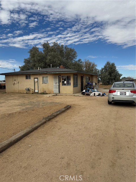 Detail Gallery Image 2 of 6 For 12006 Bartlett Ave, Adelanto,  CA 92301 - 2 Beds | 1 Baths