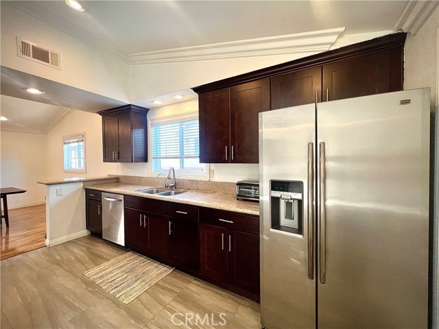 Detail Gallery Image 8 of 18 For 718 N Modena St, Anaheim,  CA 92801 - 3 Beds | 2 Baths