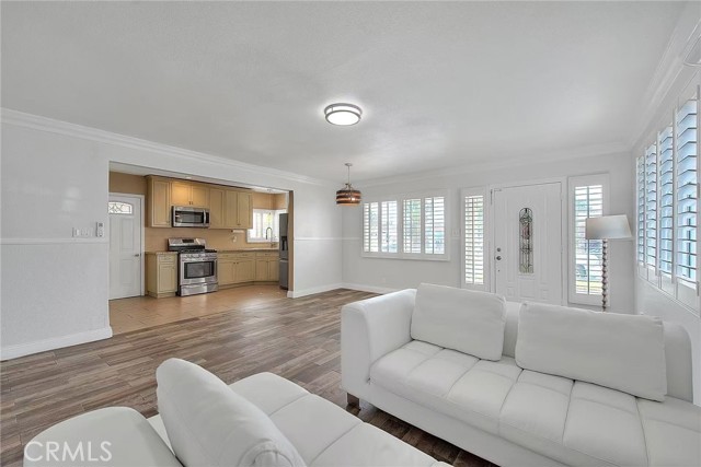 6442 Raymond Avenue, Long Beach CA: https://media.crmls.org/medias/cadea74e-fa29-4d4d-9b9d-ac6d72ddc45b.jpg