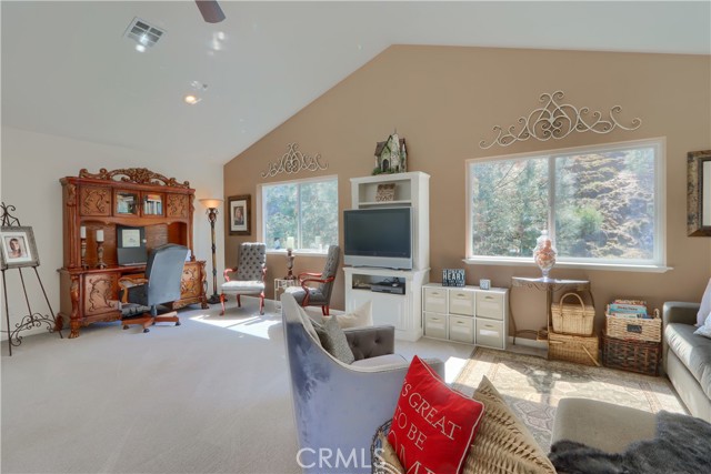 Detail Gallery Image 15 of 66 For 42038 Empty Creek, Oakhurst,  CA 93644 - 3 Beds | 2 Baths