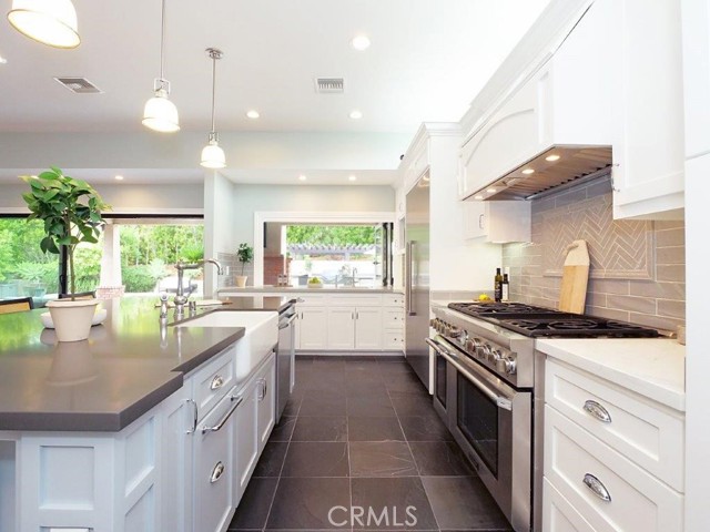 Detail Gallery Image 11 of 50 For 26 Clear Vista Dr, Rolling Hills Estates,  CA 90274 - 4 Beds | 4/1 Baths