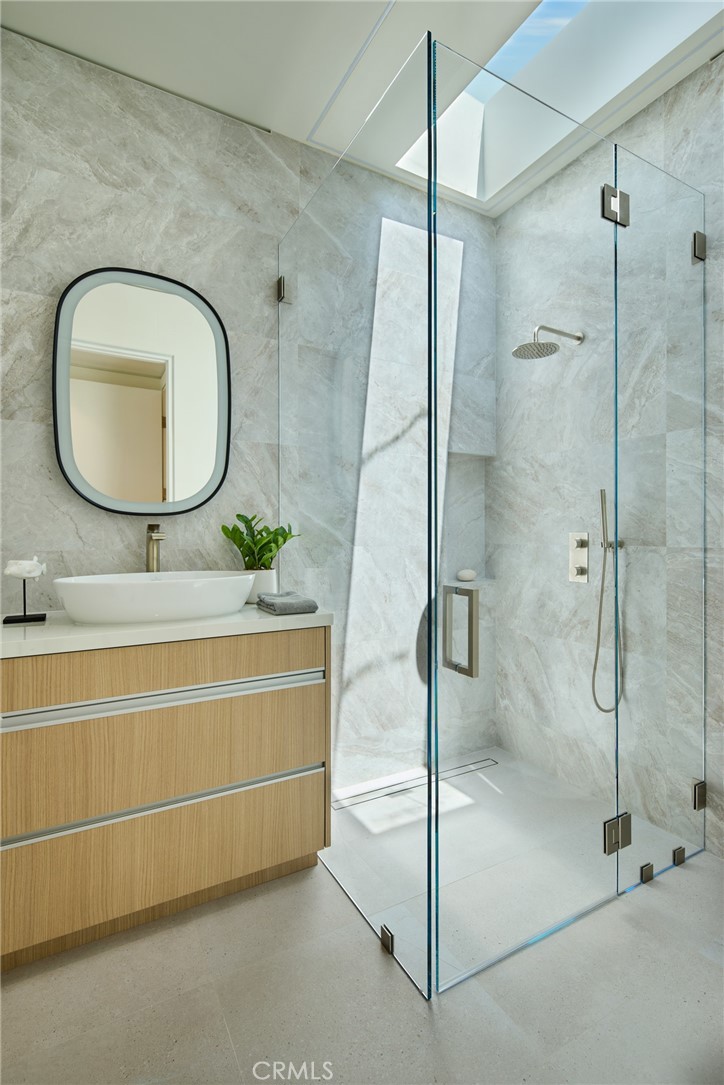 MLS #OC25242053 image #30