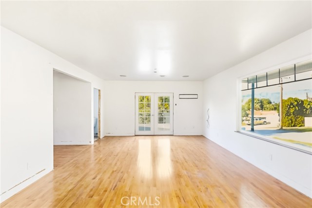 Detail Gallery Image 5 of 39 For 261 E Crescent Ave, Redlands,  CA 92373 - 5 Beds | 3/1 Baths