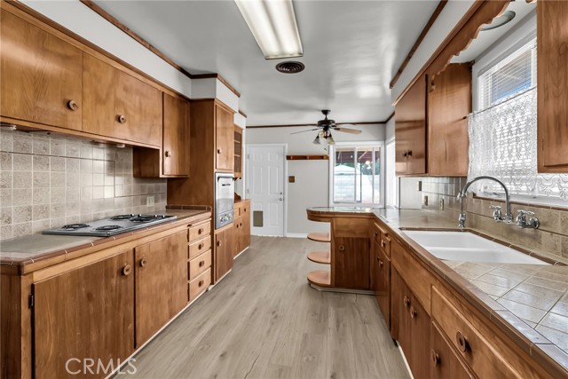 Detail Gallery Image 11 of 29 For 5943 Grand Ave, Riverside,  CA 92504 - 2 Beds | 2 Baths