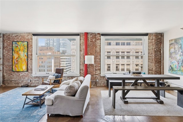 215 W 7th Street, Los Angeles CA: https://media.crmls.org/medias/cae0f2a9-58c5-4028-9496-01b568d179bb.jpg