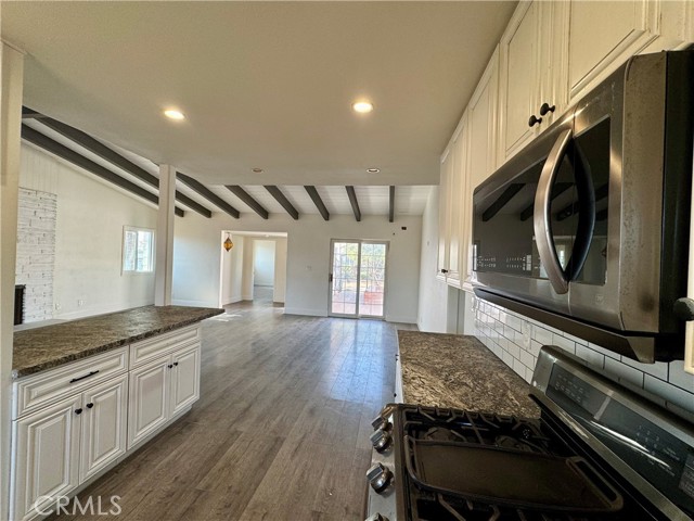 Detail Gallery Image 2 of 6 For 14202 Elmbrook Dr, La Mirada,  CA 90638 - 3 Beds | 2 Baths