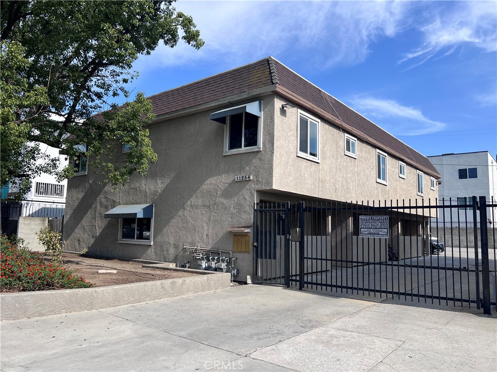 11254 Oxnard Street #3