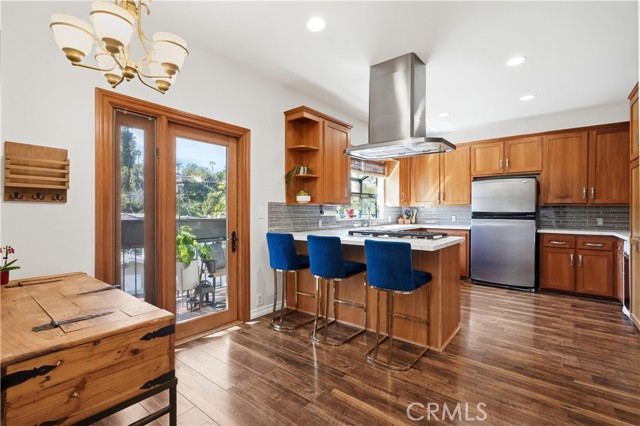 Detail Gallery Image 4 of 40 For 5244 Baza Ave, Woodland Hills,  CA 91364 - 3 Beds | 3 Baths