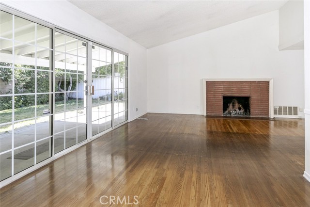 Detail Gallery Image 12 of 33 For 13727 Leadwell St, Van Nuys,  CA 91405 - 3 Beds | 1/1 Baths