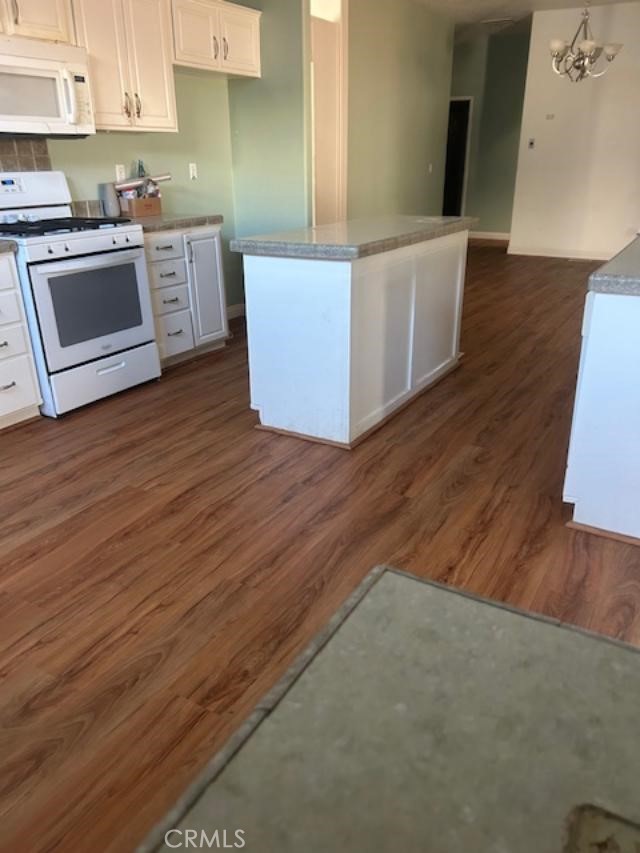 19179 Westlawn, Hesperia CA: https://media.crmls.org/medias/cae3fa1c-06e0-4565-9108-49ab7faa94d8.jpg