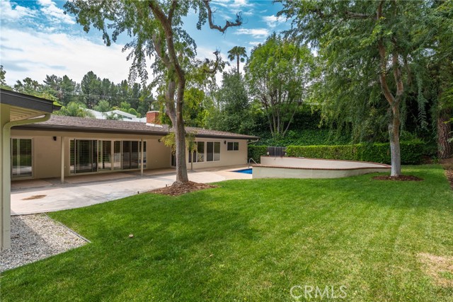 20217 Wells Drive, Woodland Hills CA: https://media.crmls.org/medias/cae4fcd0-21bd-447b-808d-d8adcc1912b7.jpg