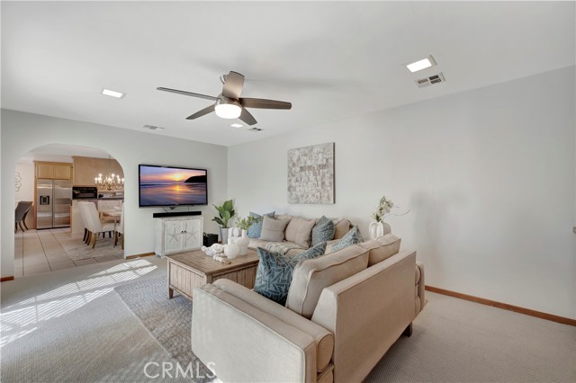 Detail Gallery Image 9 of 47 For 945 Lansing Ln, Costa Mesa,  CA 92626 - 4 Beds | 2 Baths