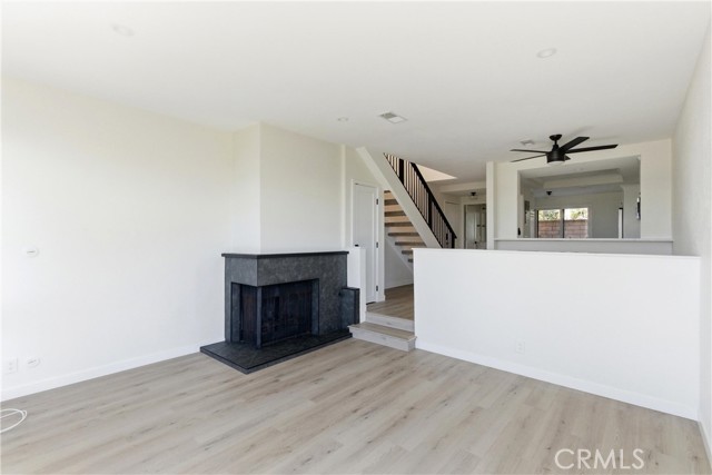 Detail Gallery Image 4 of 41 For 1095 Mesa Bluff, Costa Mesa,  CA 92627 - 2 Beds | 2/1 Baths