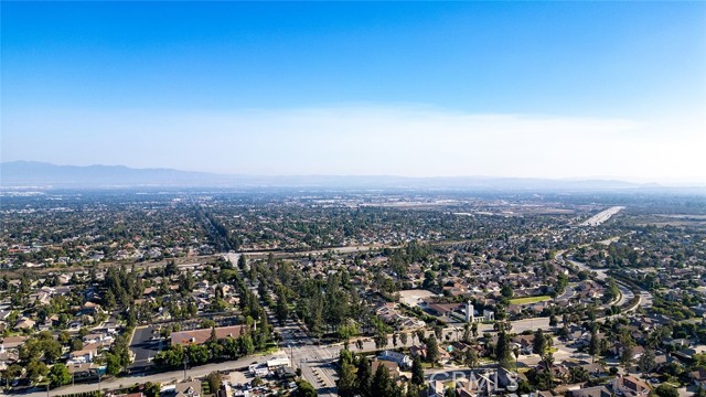 1092 Deborah Street, Upland CA: https://media.crmls.org/medias/cae611e1-9beb-4e3f-baaf-c5ae460e27ab.jpg