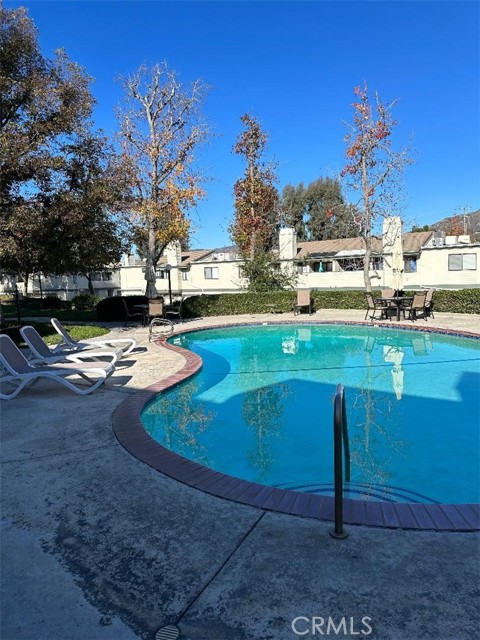 10475 Newhome Avenue, Sunland CA: https://media.crmls.org/medias/cae65fe9-b692-4721-84b9-d9a450976683.jpg