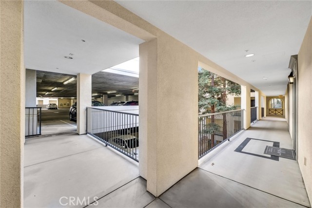 Detail Gallery Image 3 of 26 For 3300 Watermarke Pl, Irvine,  CA 92612 - 2 Beds | 2 Baths