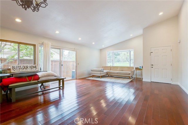 Detail Gallery Image 3 of 21 For 32 Blazing Star, Irvine,  CA 92604 - 5 Beds | 4 Baths