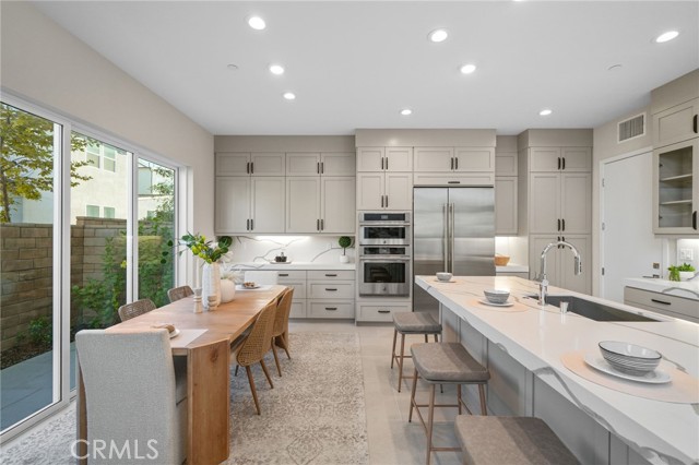 Detail Gallery Image 9 of 37 For 1155 Poppy Ct, Montebello,  CA 90640 - 5 Beds | 5 Baths