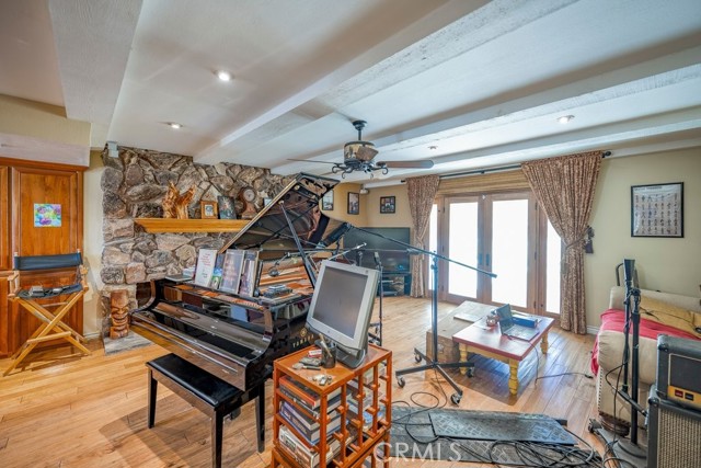 Detail Gallery Image 25 of 47 For 26615 Mountain Park Rd, Canyon Country,  CA 91387 - 3 Beds | 3 Baths