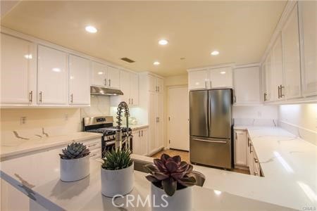 225 Lonetree, Irvine CA: https://media.crmls.org/medias/cae8526f-e037-4173-902a-ea7970b00711.jpg