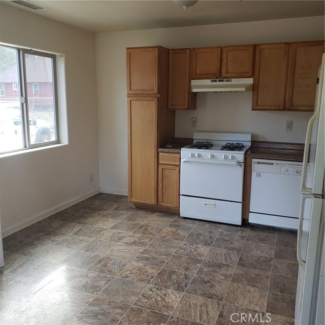 Detail Gallery Image 6 of 17 For 720 E Big Bear, Big Bear City,  CA 92314 - – Beds | – Baths