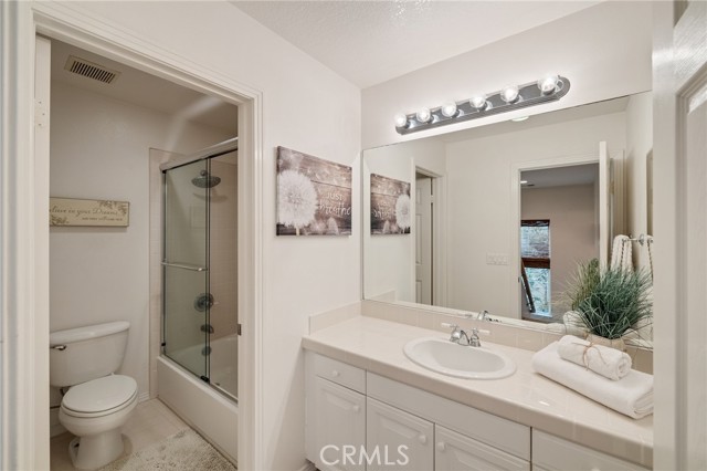 2889 Plaza Del Amo, Torrance CA: https://media.crmls.org/medias/cae99151-640f-4f76-bba3-aeab79ad0416.jpg