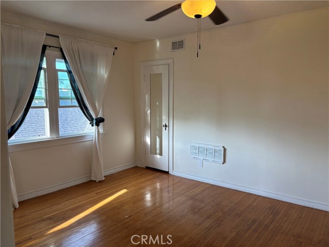 480 Cherry Avenue, Long Beach CA: https://media.crmls.org/medias/cae9c1ba-3f22-4c27-908a-af7824287bc0.jpg
