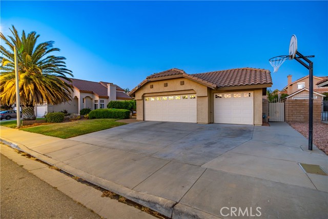 Detail Gallery Image 2 of 45 For 39764 Milan Dr, Palmdale,  CA 93551 - 4 Beds | 2 Baths