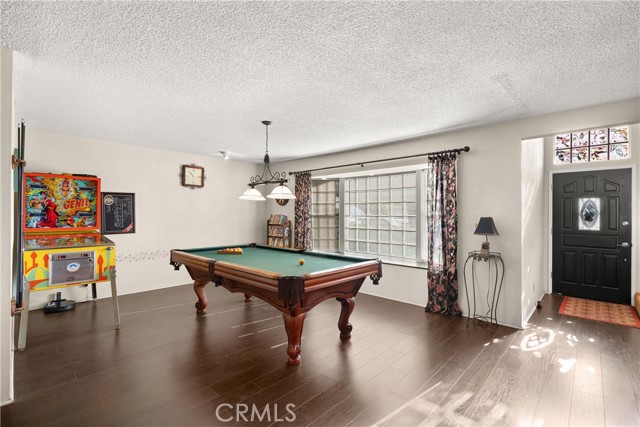 14432 Elmhurst Cir, Huntington Beach CA: https://media.crmls.org/medias/caeb406a-c274-47bf-a887-1ba666981a56.jpg
