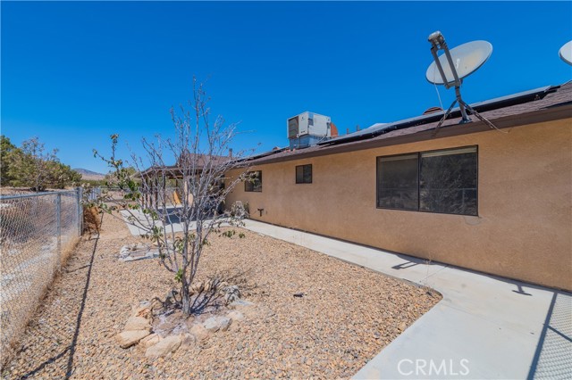 1181 Barkley Ranch Road, Pinon Hills CA: https://media.crmls.org/medias/caeb74db-a62a-408a-b08c-aa1402a2e74f.jpg
