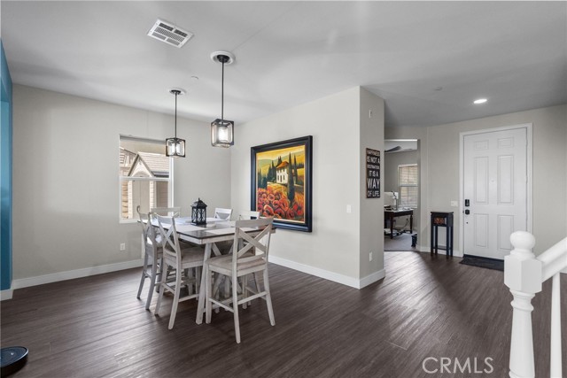 19512 Griffith Drive, Saugus CA: https://media.crmls.org/medias/caebf699-498e-447a-ad5f-9cd0ffe40265.jpg