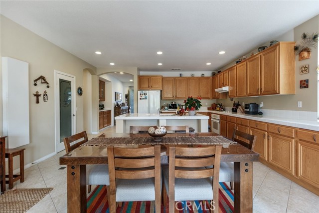 4108 Club Vista Drive, Palmdale CA: https://media.crmls.org/medias/caec480d-148d-49f0-819f-4e4197ab4857.jpg