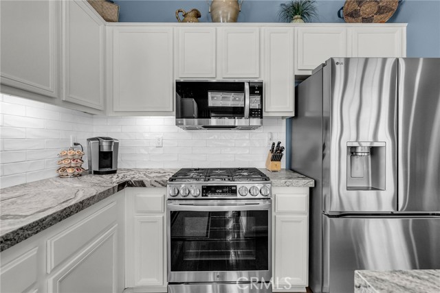 Detail Gallery Image 3 of 36 For 3338 Camden Ln, Corona,  CA 92882 - 4 Beds | 2 Baths