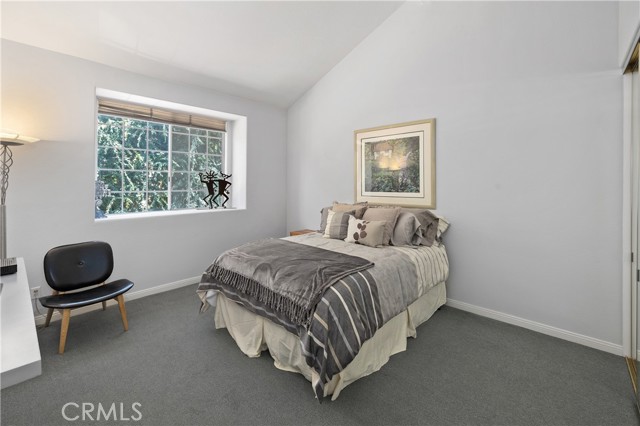 Detail Gallery Image 17 of 25 For 5715 Etiwanda Ave #4,  Tarzana,  CA 91356 - 3 Beds | 3 Baths