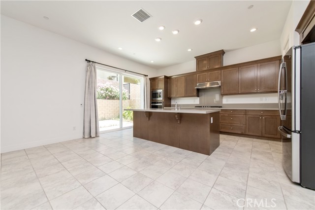 19256 Merryweather Drive, Canyon Country CA: https://media.crmls.org/medias/caedad3c-35c2-495a-a2af-c98244f931ba.jpg