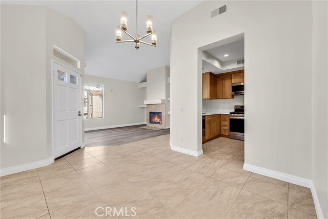 Detail Gallery Image 9 of 26 For 3160 Altura Cir #203,  Corona,  CA 92882 - 2 Beds | 2 Baths