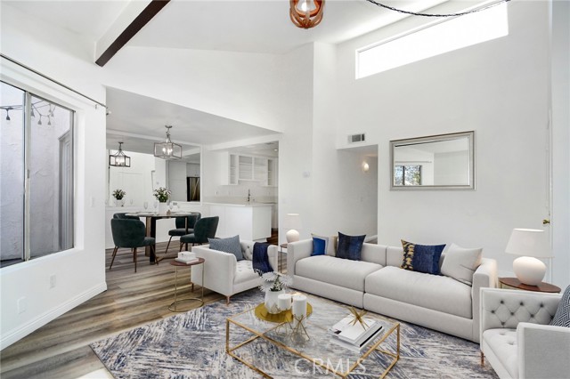 Detail Gallery Image 4 of 24 For 18316 Hatteras #27,  Tarzana,  CA 91356 - 2 Beds | 2 Baths