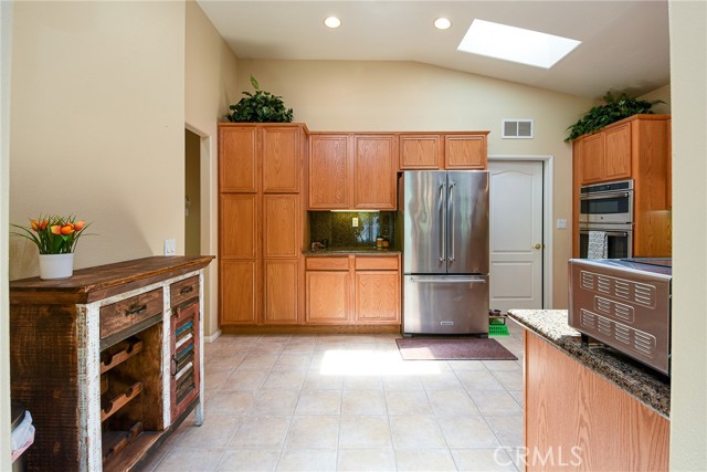 24182 Via Llano, Murrieta CA: https://media.crmls.org/medias/caefa8ae-1ab6-4b74-8f1e-a5273d515f31.jpg