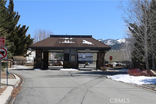 Detail Gallery Image 10 of 16 For 275 Meadow Cir, Big Bear Lake,  CA 92315 - – Beds | – Baths