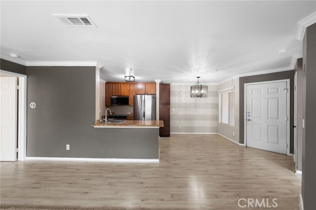 Detail Gallery Image 16 of 40 For 2040 Las Colinas Cir #202,  Corona,  CA 92879 - 2 Beds | 2 Baths